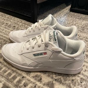 White Reeboks like new